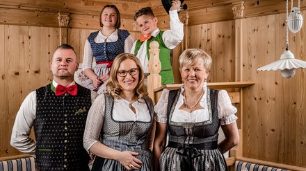 Tratterhof Meransen: Ihre Gastgeber Tratterhof Meransen: Ihre Gastgeber